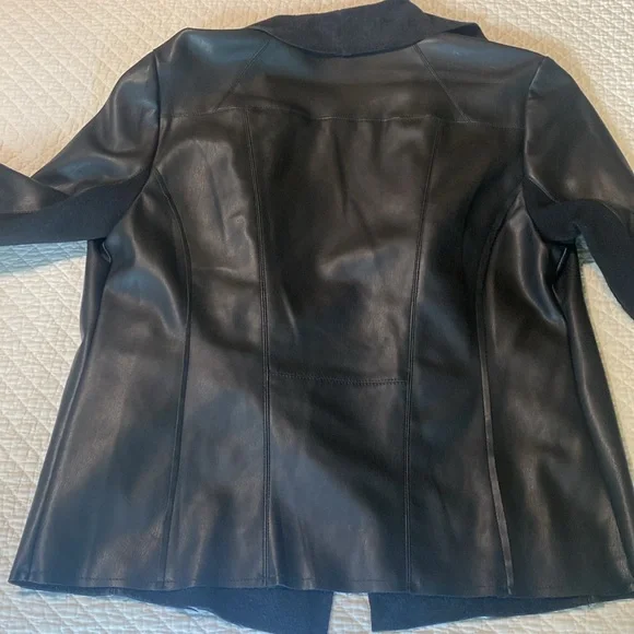 Women’s jacket - Picture 7 of 8